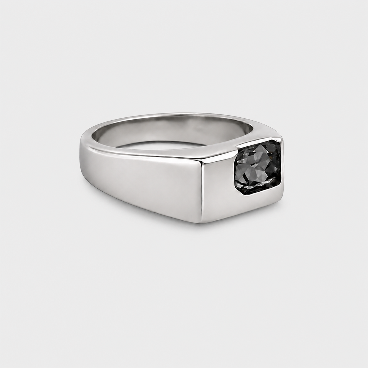 Anillo con Diamante Engastado