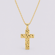 Collana con croce martellata