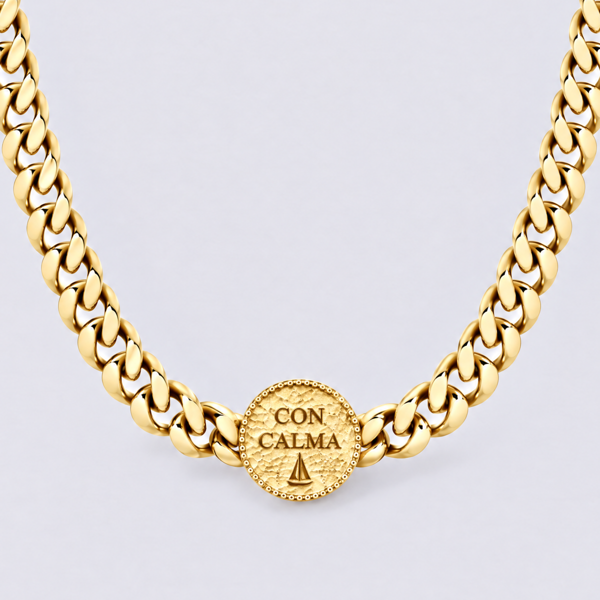 Gold Con Calma medallion necklace