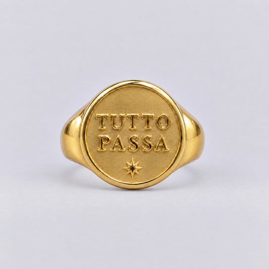 Gold Tutto Passa signet ring